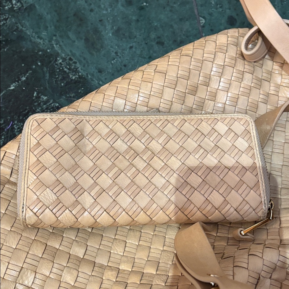 Cole Haan Beige Woven Leather Shoulder Bag and Wallet set - Picture 6 of 6